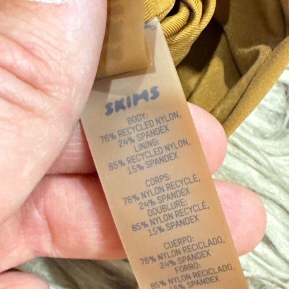 NWT skims swim top size medium - Picture 2 of 5